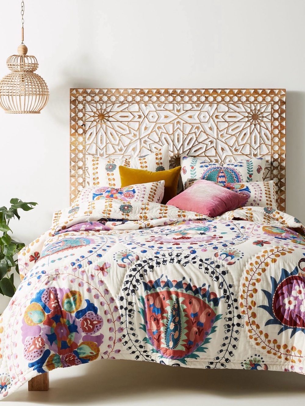 Anthropologie Delissa Quilt (King) and set of 2 King Shams